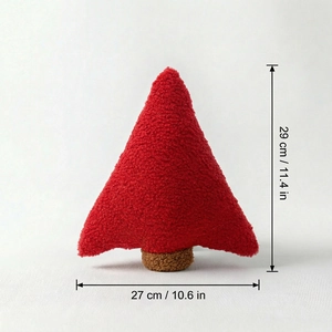 Détail du coussin sapin de Noël en peluche rouge de 29 cm de haut et 27 cm de large