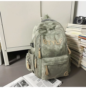Détails du sac à dos tie-dye vert avec grande capacité et tirettes en cuir