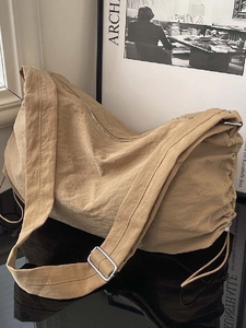 Sac Bandoulière Dumpling en Nylon Imperméable Grande Capacité Sac à Épaule Hobo Plissé Léger pour Voyage Casual Sport