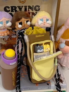 Water Repellent Nylon Crossbody Mobile Phone Bag Niche Design Drawstring Bucket Bag For Women With Plush Apple Pendant
