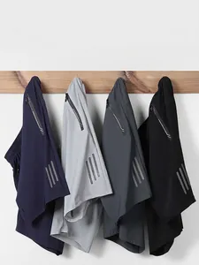 Pantaloncini sportivi da uomo ad asciugatura rapida in quattro colori con strisce riflettenti