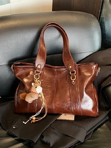Borsa Tote Retrò Grande Capacità Donna in Pelle PU Lucida Borsa a Tracolla da Pendolare Con Ciondolo a Cavallo Borsa alla Moda