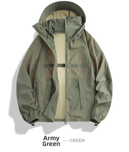 Détail de la veste de protection UV vert armée légère avec découpes laser respirantes