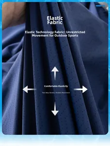 Détail du tissu bleu marine montrant une grande extensibilité bidirectionnelle et aérée