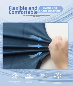 Gros plan d'un tissu respirant bleu foncé à séchage rapide montrant sa haute élasticité