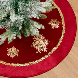 Red Christmas Tree Skirt Gold Sequin Snowflake Polyester Festive Floor Mat Decor American Style Luxurious Holiday Accessory