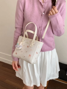 Sac à main vintage minimaliste lapin avec bandoulière et pendentif en peluche
