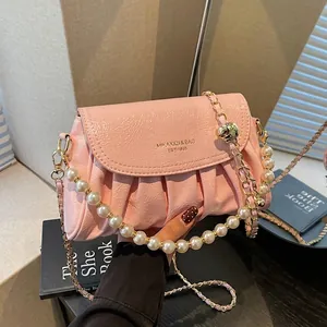 Women Ruched Faux Leather Crossbody Bag Fashion Small Square Shoulder Bag With Artificial Pearl Handle And Metal Chain Strap