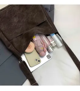 Détails de la grande capacité intérieure et rangement multifonctionnel pour accessoires