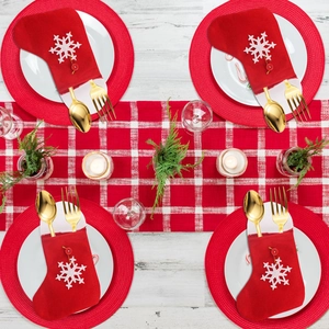 Red Felt Christmas Stocking Tableware Holder Snowflake Pattern Table Decor Small Gift Bag For Holiday Party Home Table Decoration