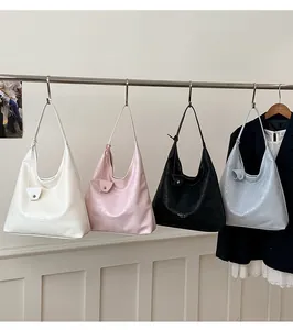Borse tote Hobo in bianco, rosa, nero e blu con texture in pelle a motivo litchi