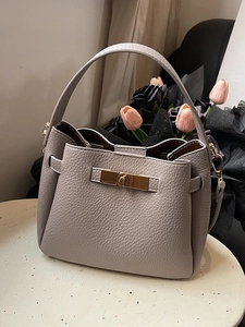 Sac Seau en Cuir Synthétique à Motif de Litchi pour Femme Avec Fermoir Tournant Doré Sac à Main Bandoulière Quotidien