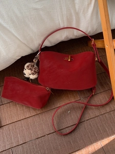 Women Vintage PU Leather Shoulder Bag With Metal Lock Crossbody Handbag With Plush Bear Pendant For Daily Casual Use