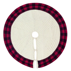 Jupe de sapin de Noël tricotée avec centre au crochet crème et bordure à carreaux rouges