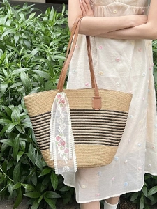 Women Straw Woven Tote Bag Large Capacity Shoulder Bag With Lace Ribbon Flower Embroidery Beach Bag Summer Vacation Handbag