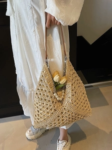 Sac fourre-tout en paille avec chaîne en perles et poignée en cuir pour la plage
