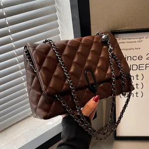 Fashion Women Quilted Chain Crossbody Bag PU Leather Vintage Small Square Shoulder Bag Metallic Buckle Trendy Handbag