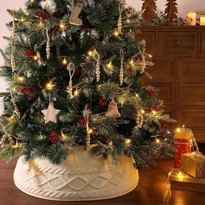 Falda de árbol de Navidad de punto grueso blanco crema con diseño de diamantes