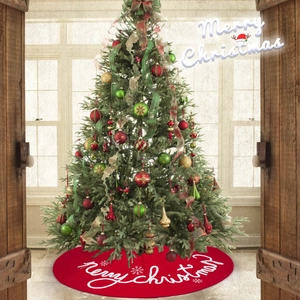 Rote Weihnachtsbaumdecke mit Merry Christmas Schriftzug und Schneeflocken