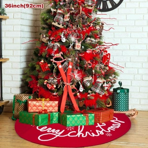 Detail der roten 92cm Christbaumdecke mit weißem Merry Christmas Schriftzug