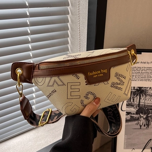 Chique crossbody tas in crème en bruin met luipaardprint en verstelbare riem