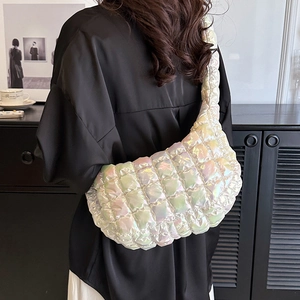 Irisierende gesteppte Bubble-Schultertasche mit Laser-Finish für Damenmode-Trends