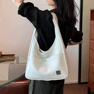 Ivory white litchi pattern faux leather shoulder bag with silver magnetic buckle