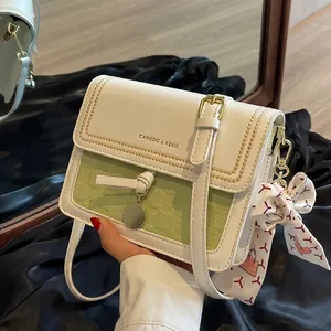 Borsa a Tracolla da Donna in Pelle PU a Blocchi di Colore Elegante Borsa a Spalla con Rivetti e Foulard di Seta Piccola Borsa Quadrata