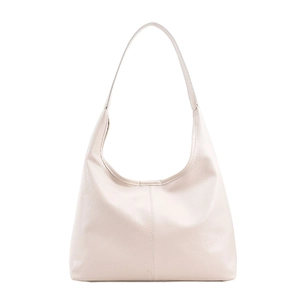 Sac hobo beige minimaliste de grande capacité avec texture en cuir lisse sur fond blanc