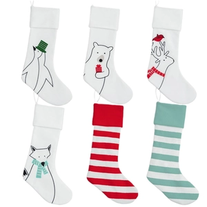 Set van 6 kerstsokken met dierenillustraties en feestelijke streepmotieven