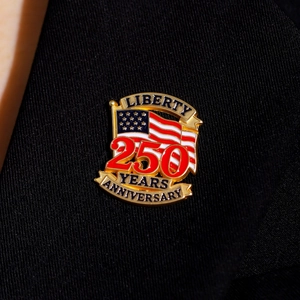 Broche del 250 aniversario de EE. UU. con bandera americana y acabado en esmalte