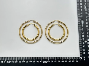 Comparaison détaillée de la taille des créoles plaquées or 18 carats en 35 mm et 50 mm