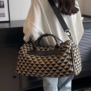 Grand sac de voyage en toile avec motif géométrique jaune et bandoulière réglable