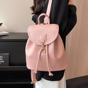 Sac à dos rose en cuir PU pour femme grande capacité avec boucle en métal doré