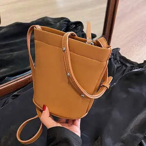 Sac Seau Minimaliste en Cuir PU pour Femme Style Coréen Petit Sac à Bandoulière pour les Déplacements Quotidiens