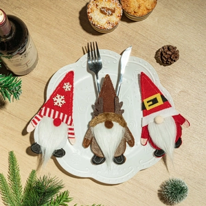 Porte-Couverts de Nain de Noël Motif Père Noël Élan Flocon de Neige Poche à Couverts Décoration de Table de Dîner de Fête