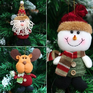 Weihnachtsplüschfiguren Set mit Weihnachtsmann, Rentier und Schneemann als Baumschmuck