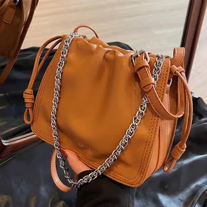 Borsa a Secchiello Donna alla Moda in Pelle PU Plissettata Borsa a Tracolla Retrò con Catena d'Argento Coulisse Handbag Casual