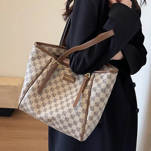 Large capacity vintage plaid tote bag with brown leather straps for women's daily commute