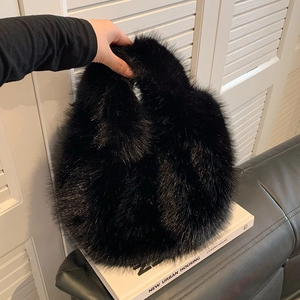 Fluffy black faux fur handbag for women, autumn winter plush shoulder bag style