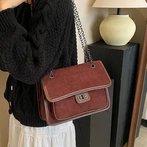 Vintage Quilted PU Leather Crossbody Bag For Women Large Capacity Chain Shoulder Bag With Metal Turn Lock Retro Daily Bag