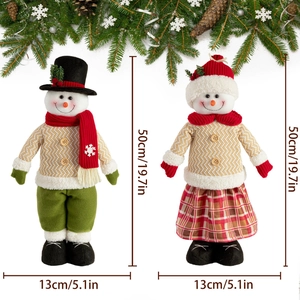 Set di pupazzi di neve natalizi retrattili in peluche con cappelli festivi e sciarpe
