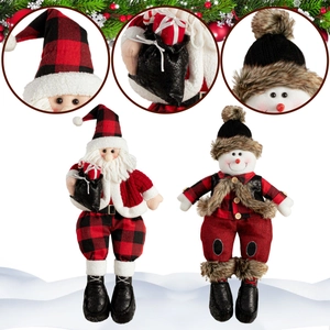 Dettagli delle statuette di Babbo Natale e pupazzo di neve in tessuto scozzese con sacco