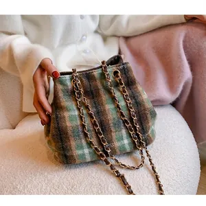 Sac Seau en Laine à Carreaux Vintage pour Femmes Sac Bandoulière Écossais Rétro Avec Chaîne Dorée Sac d'Automne Élégant