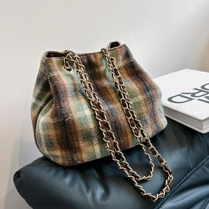 Sac seau en laine à carreaux vert et marron avec chaîne dorée pour l'automne hiver