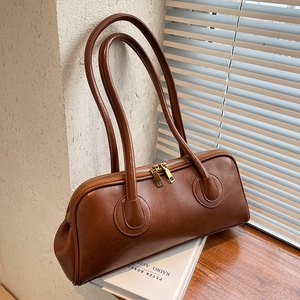 Women Retro PU Leather Shoulder Bag Large Capacity Underarm Handbag Solid Color Minimalist Boston Bag With Gold Zipper