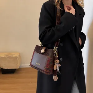 Women Retro British Style Checkered Tweed Splicing PU Leather Bucket Bag Fashion Crossbody Shoulder Bag With Rabbit Pendant
