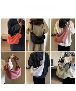 Collage de grands sacs bandoulière en toile en six couleurs avec porte-monnaie