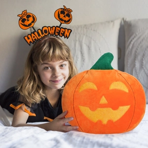 Cuscino a forma di zucca di peluche con viso sorridente per decorazione Halloween casa