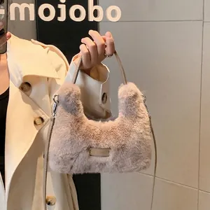 Sac à Main en Peluche en Fausse Fourrure pour Femmes Sac à Bandoulière Chaud d'Hiver Avec Étiquette Love Every Day Bandoulière Amovible